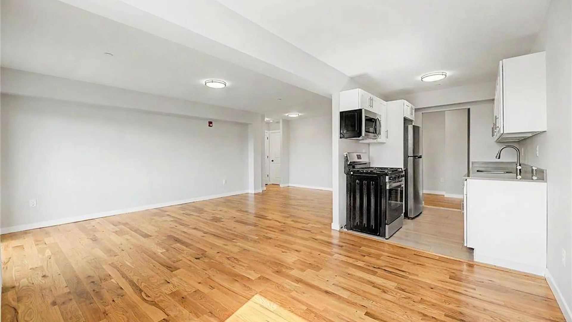 Property at 671 Bronx River Road, Yonkers, NY 10704 4