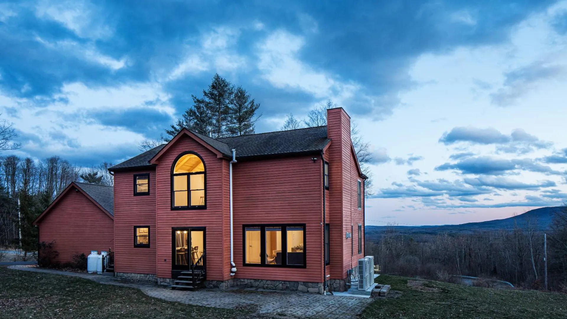 Property at 82 Thomas Dr, Leeds, NY 12451 3