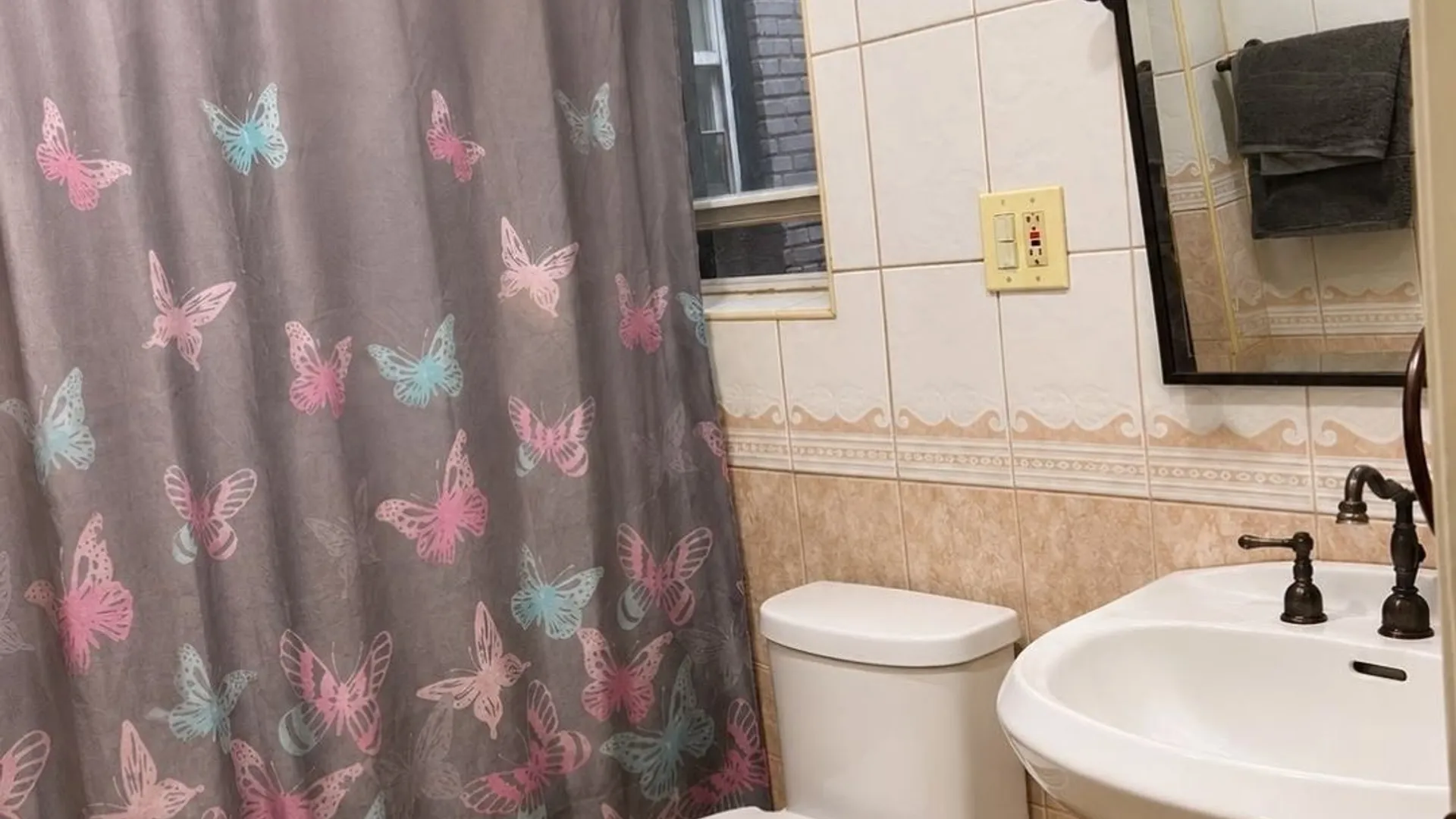 Property at 127 E 52nd St, Brooklyn, NY 11203 6