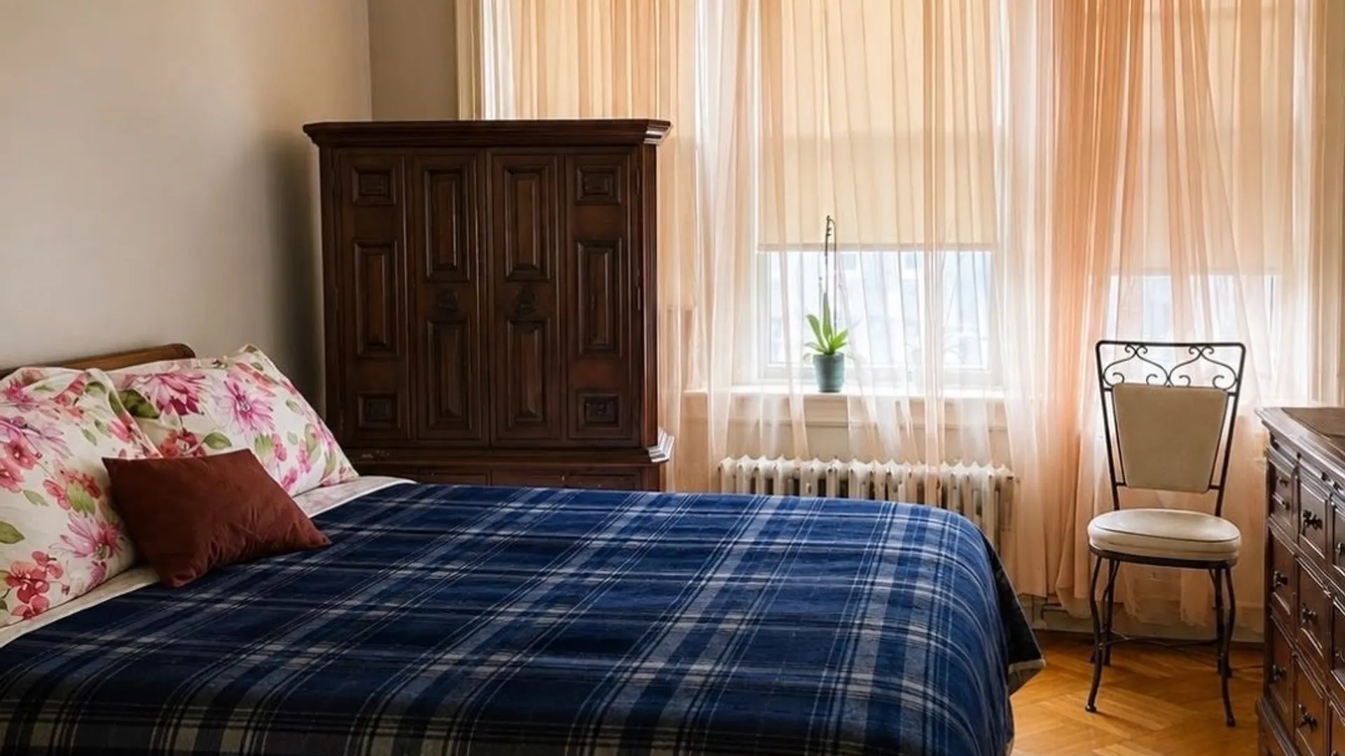 Property at 127 E 52nd St, Brooklyn, NY 11203 9
