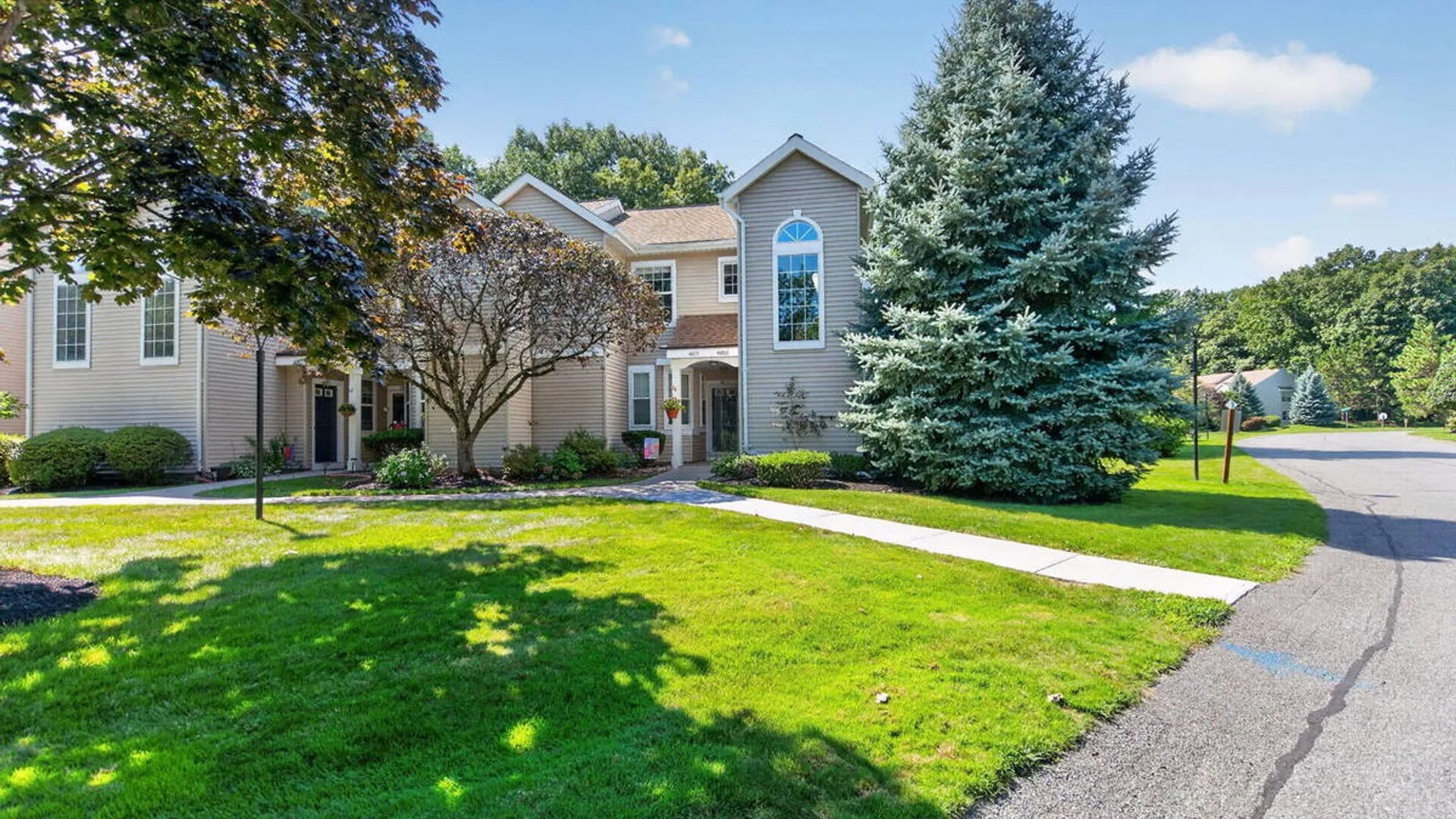 Property at 4806 S Foxwood Drive, Clifton Park, NY 12065 4