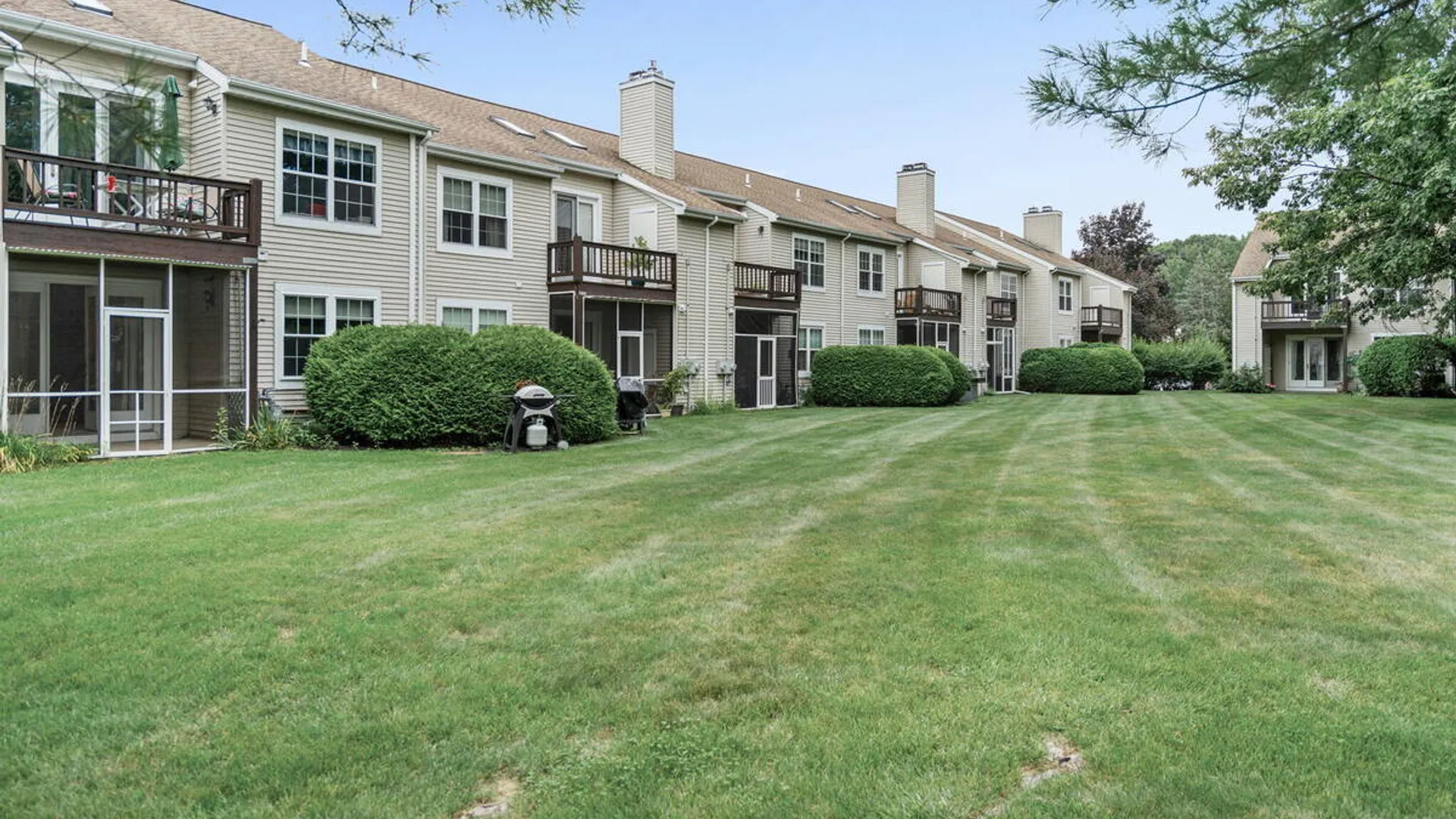 Property at 4806 S Foxwood Drive, Clifton Park, NY 12065 31