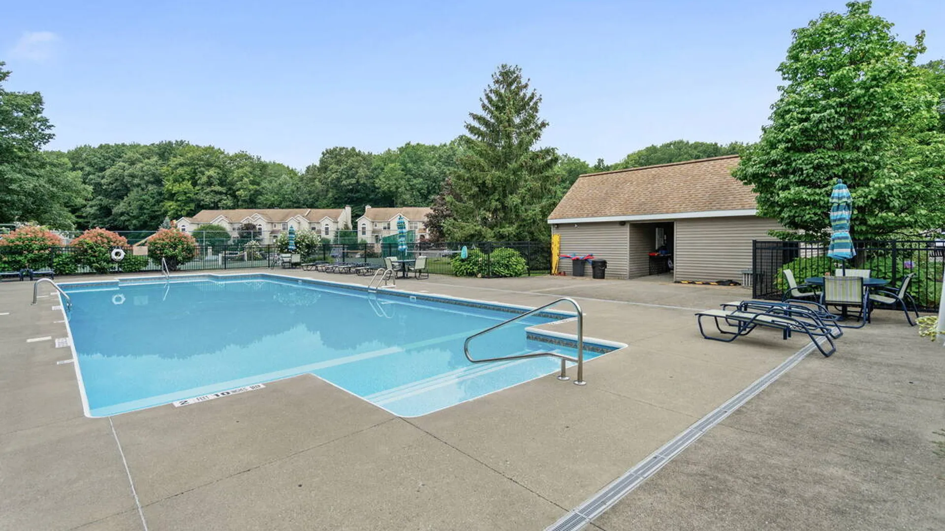 Property at 4806 S Foxwood Drive, Clifton Park, NY 12065 34