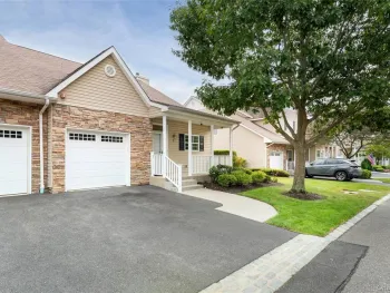Property at 7 Pond Circle, Mount Sinai, NY 11766
