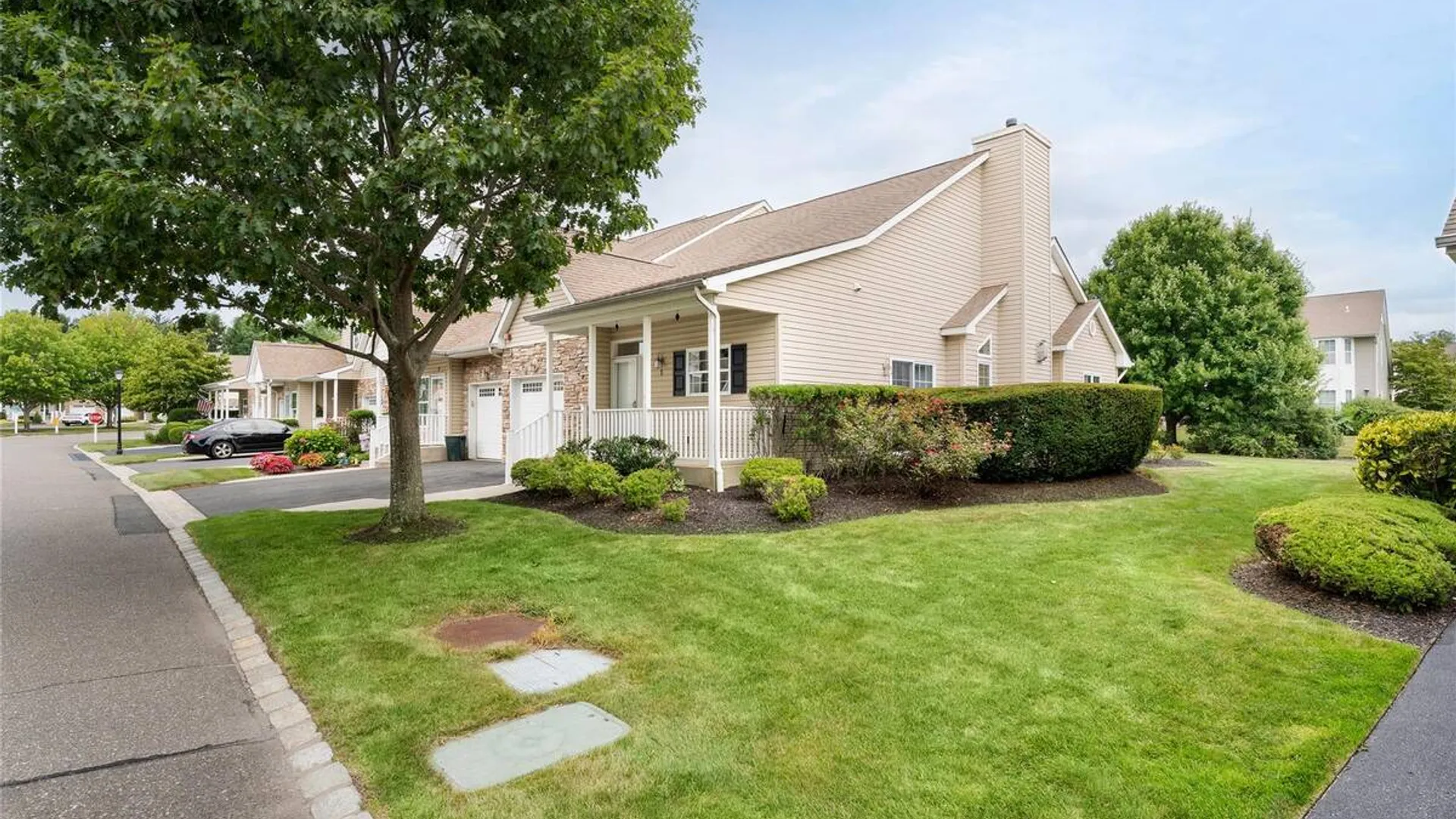 Property at 7 Pond Circle, Mount Sinai, NY 11766 3