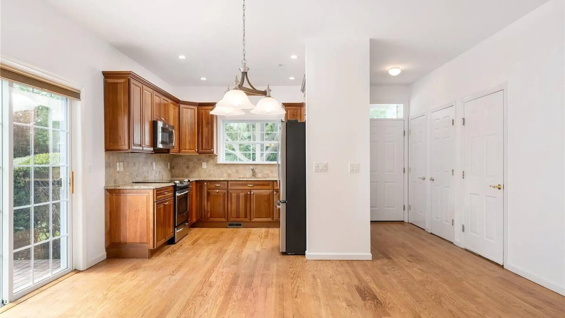Property at 7 Pond Circle, Mount Sinai, NY 11766 9