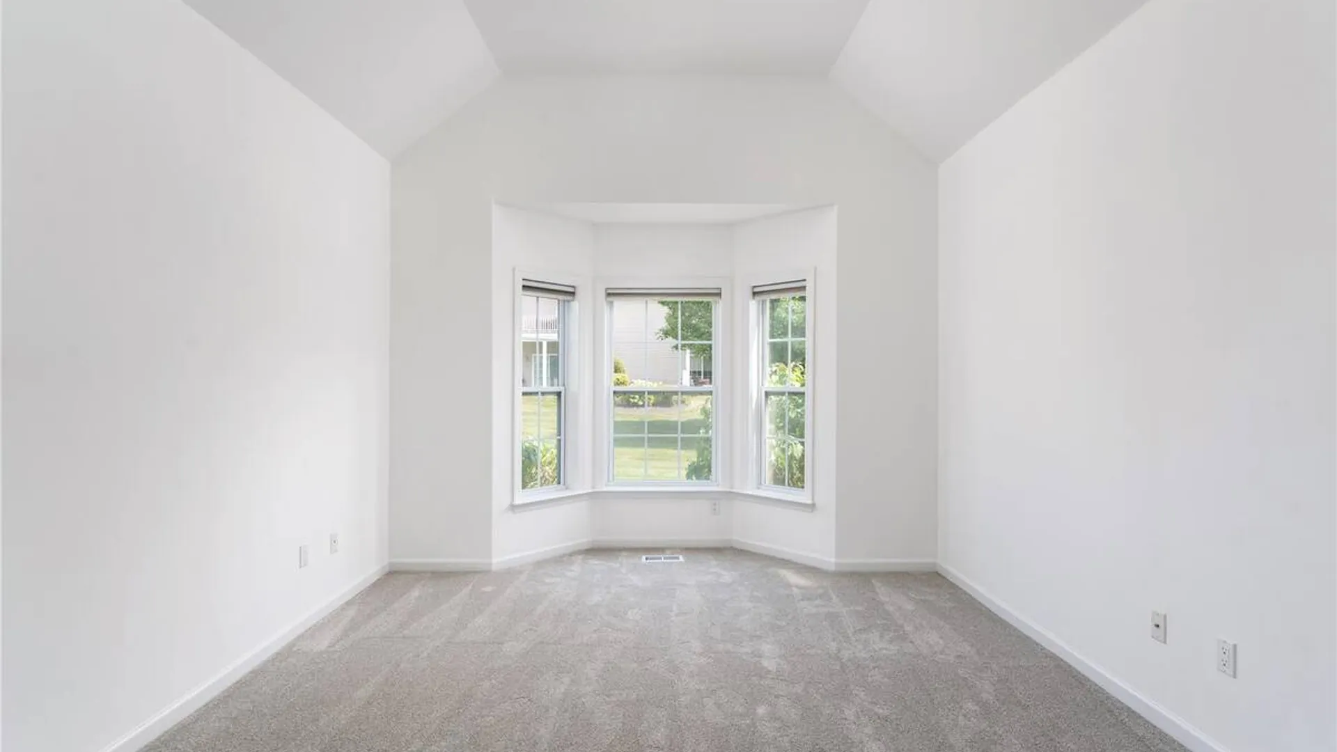 Property at 7 Pond Circle, Mount Sinai, NY 11766 21