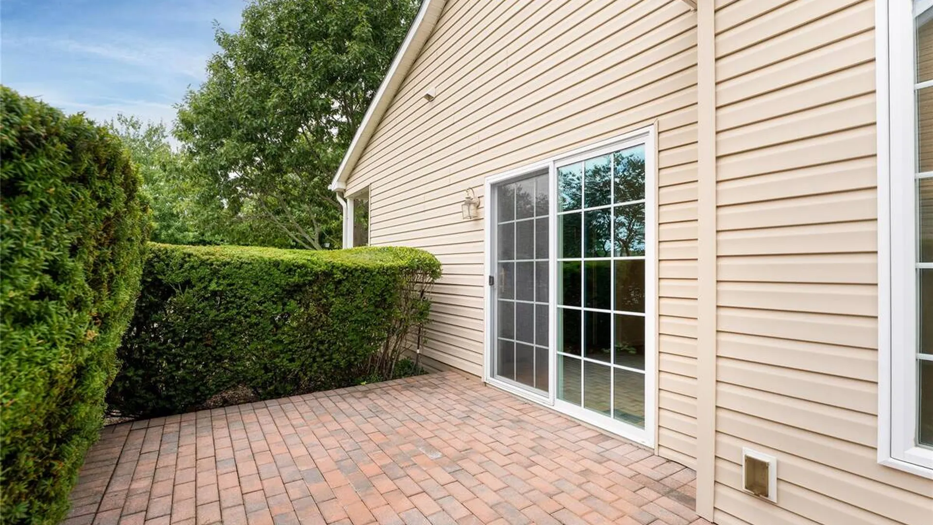 Property at 7 Pond Circle, Mount Sinai, NY 11766 32