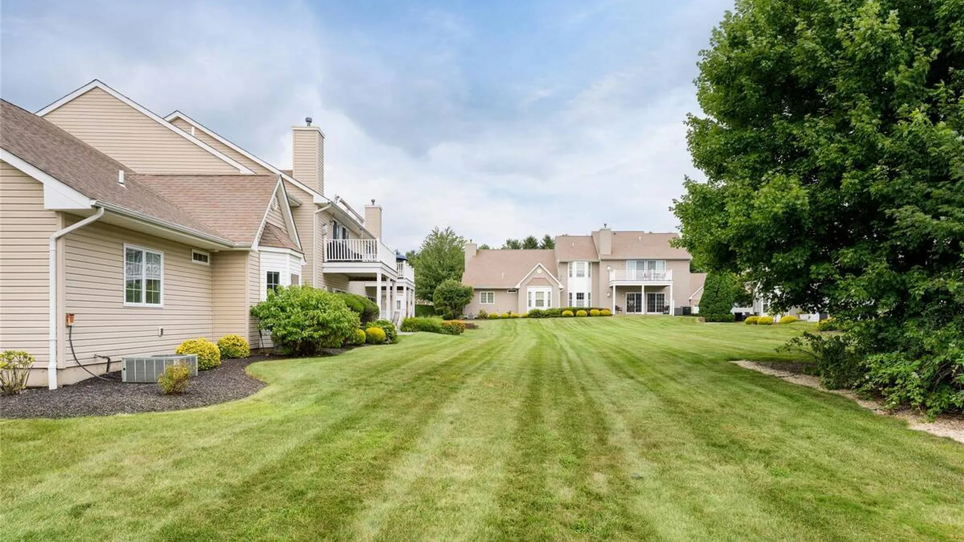 Property at 7 Pond Circle, Mount Sinai, NY 11766 35