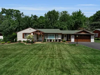 Property at 4000 North Hampton Brook, Hamburg, NY 14075