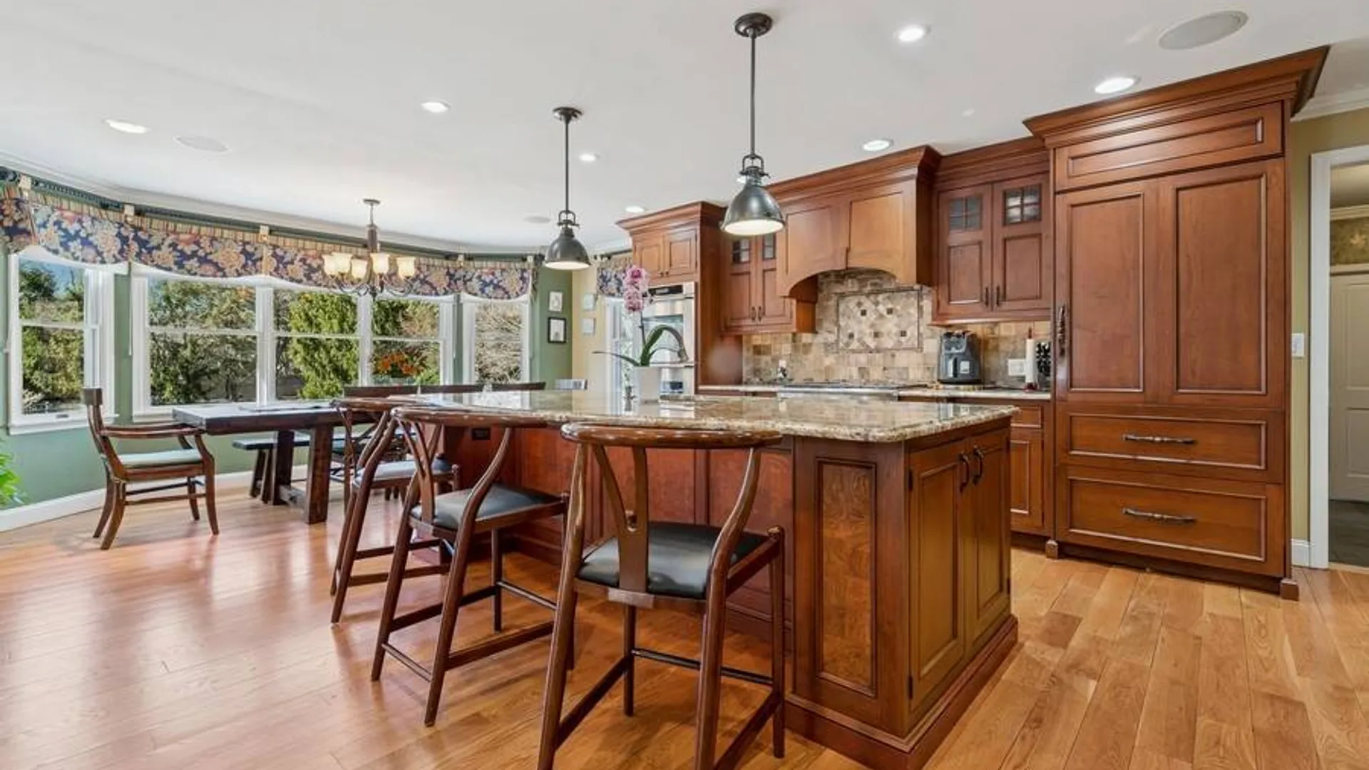 Property at 5 Kenwood Lane, Saint James, NY 11780 13
