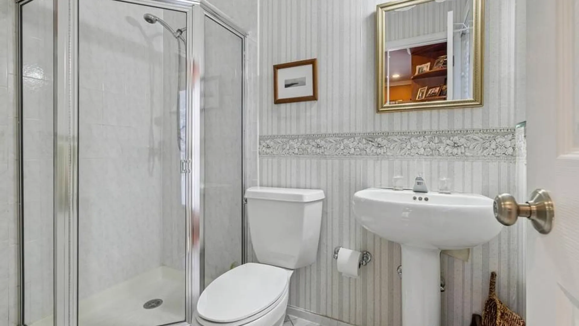 Property at 5 Kenwood Lane, Saint James, NY 11780 26