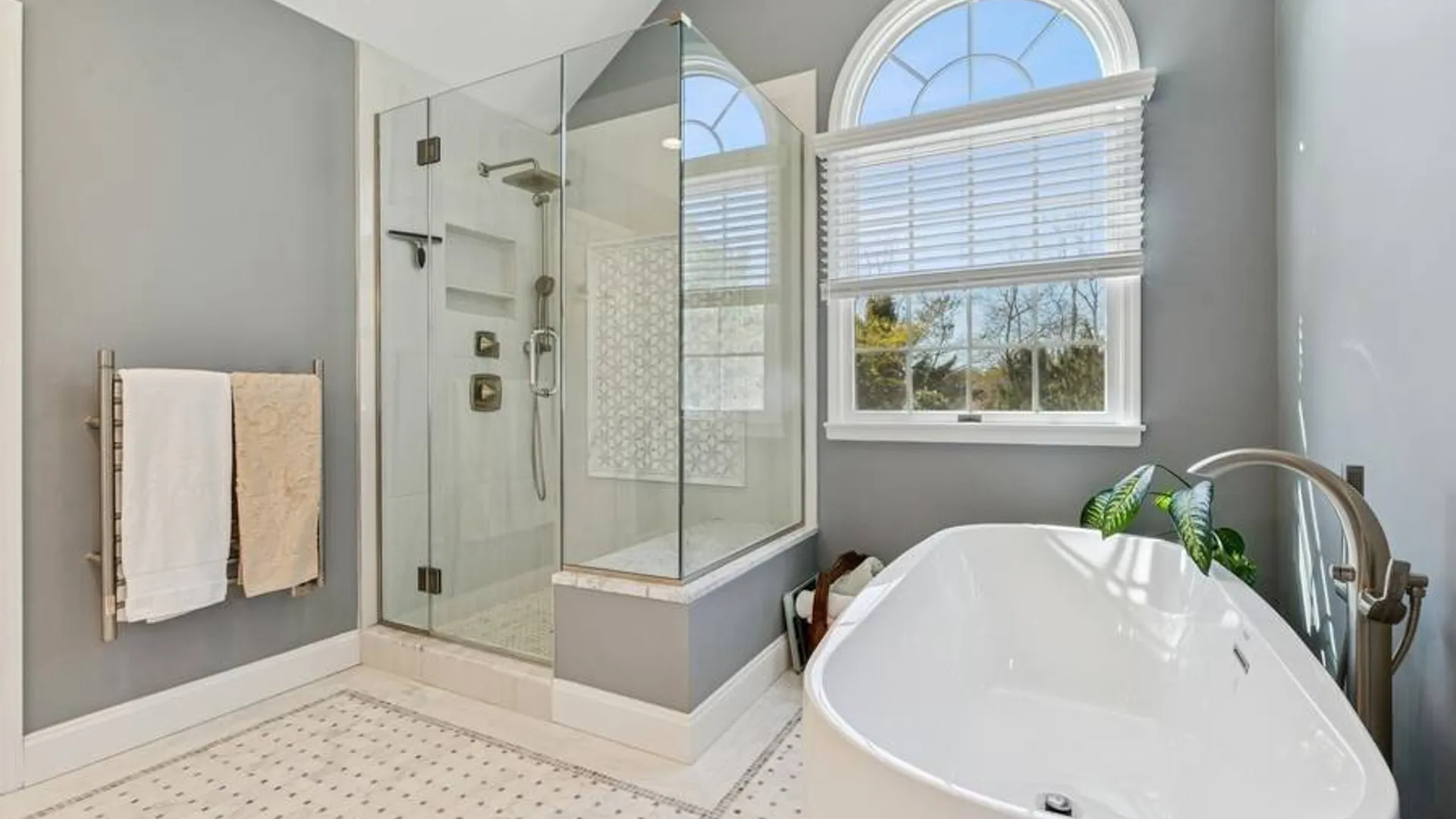 Property at 5 Kenwood Lane, Saint James, NY 11780 41