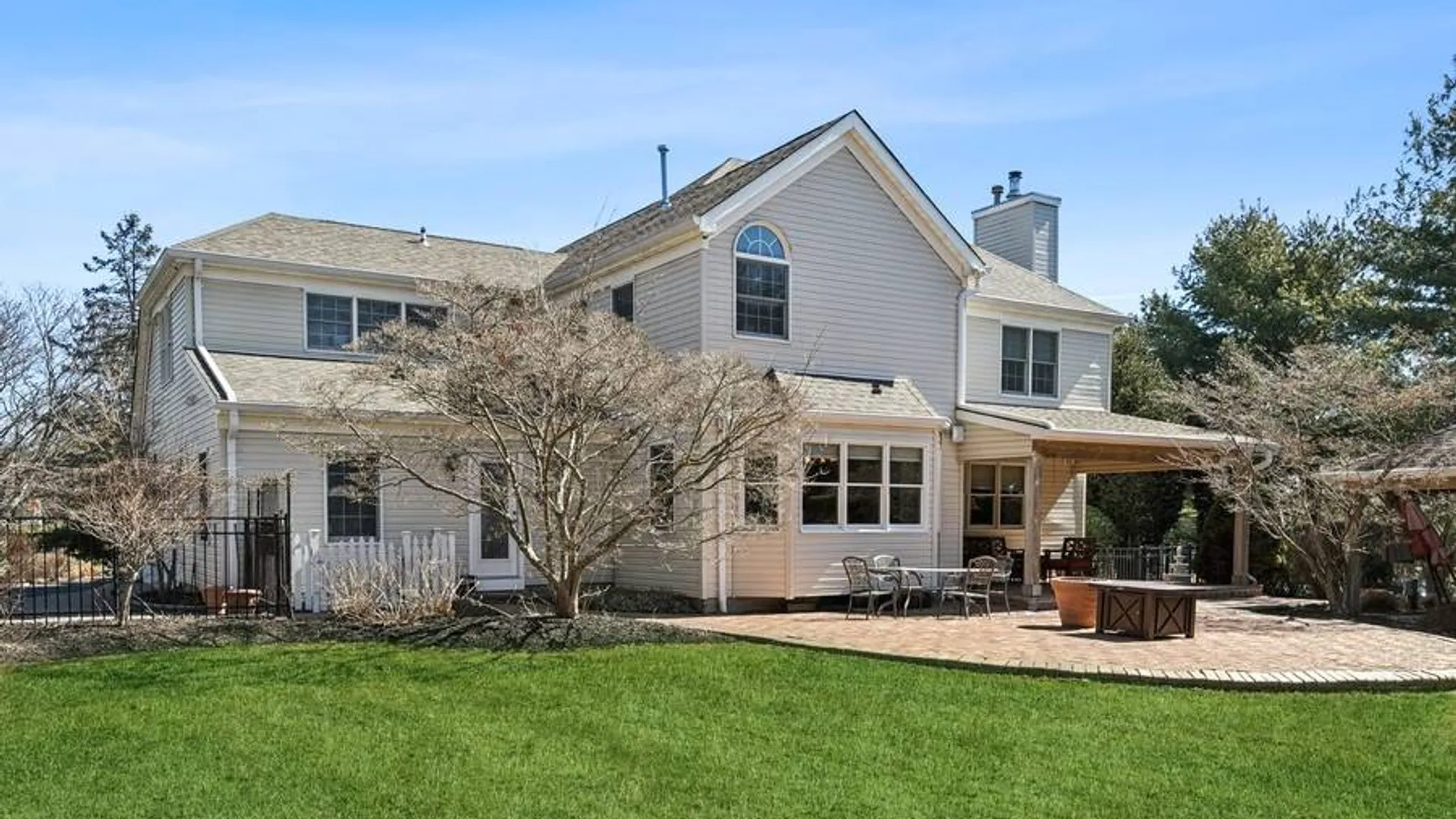 Property at 5 Kenwood Lane, Saint James, NY 11780 43