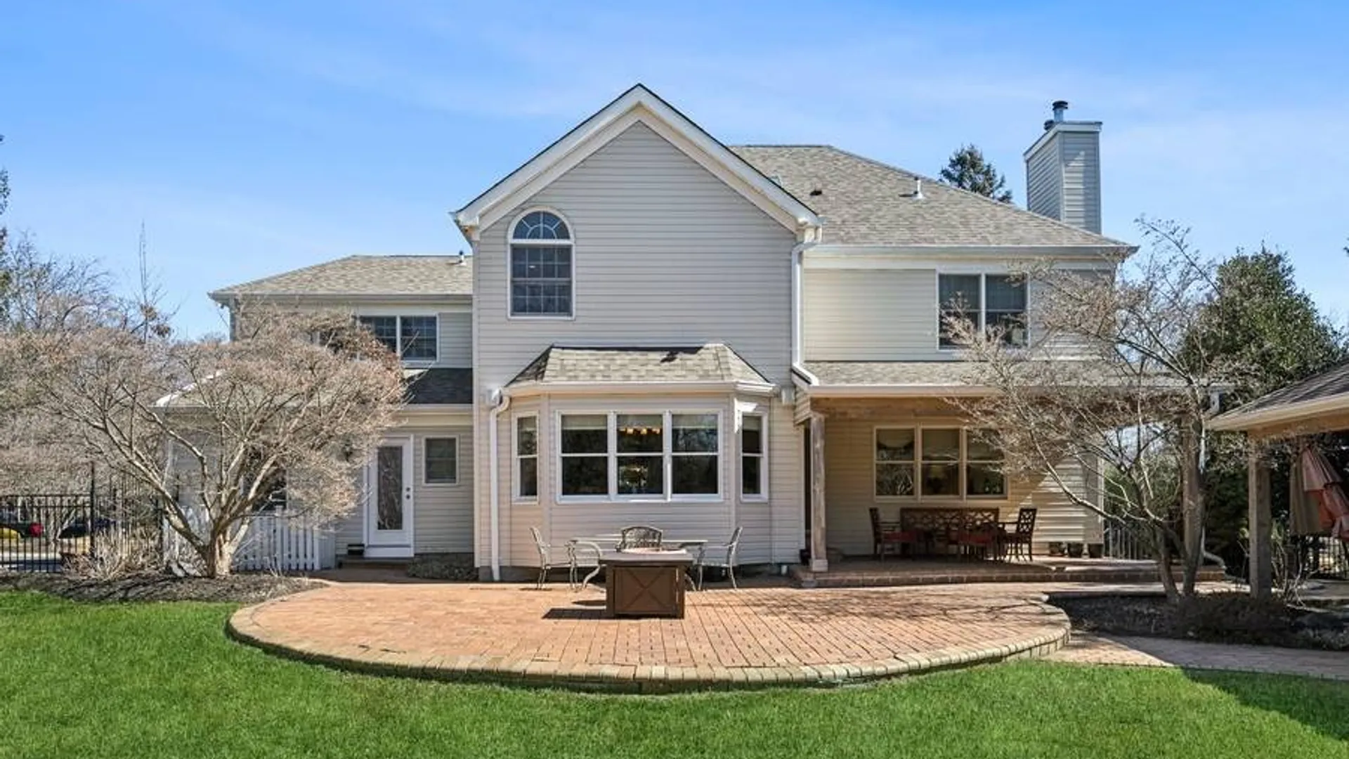 Property at 5 Kenwood Lane, Saint James, NY 11780 44