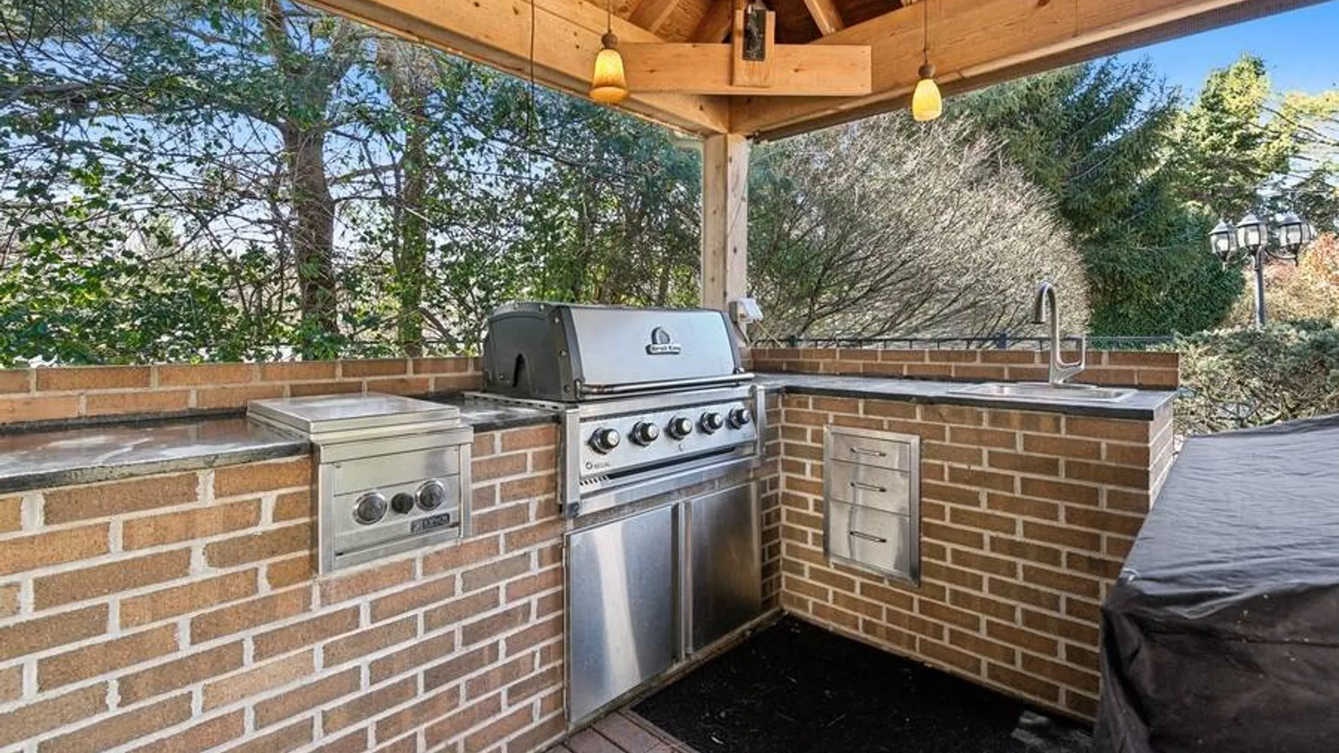 Property at 5 Kenwood Lane, Saint James, NY 11780 47