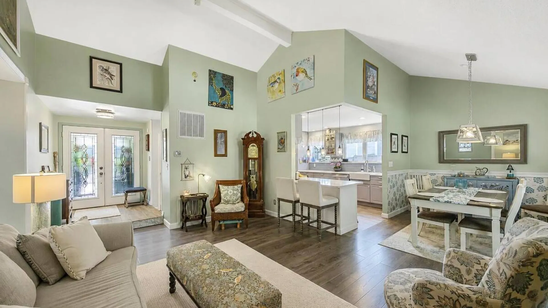Property at 876 Greenbelt Parkway W, Holbrook, NY 11741 5