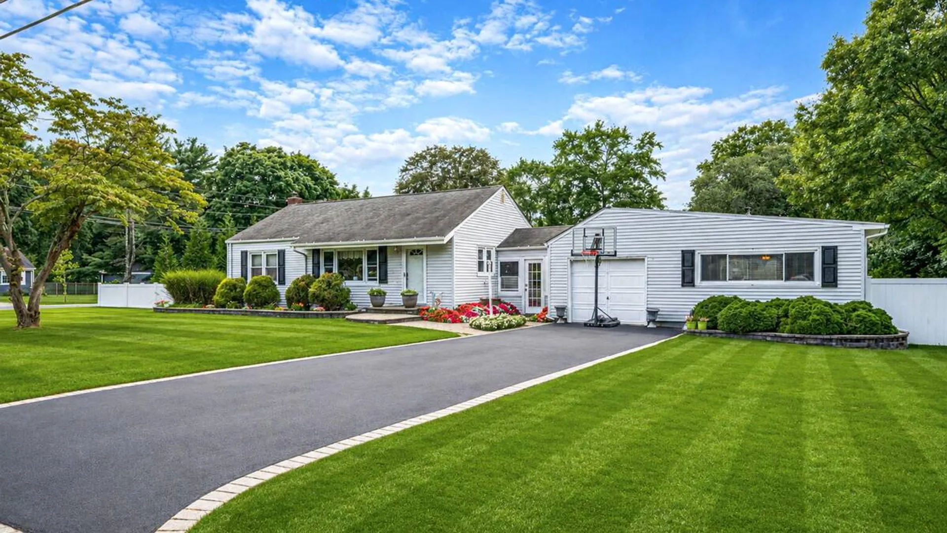 Property at 19 Ridgeley Road, Smithtown, NY 11787 3
