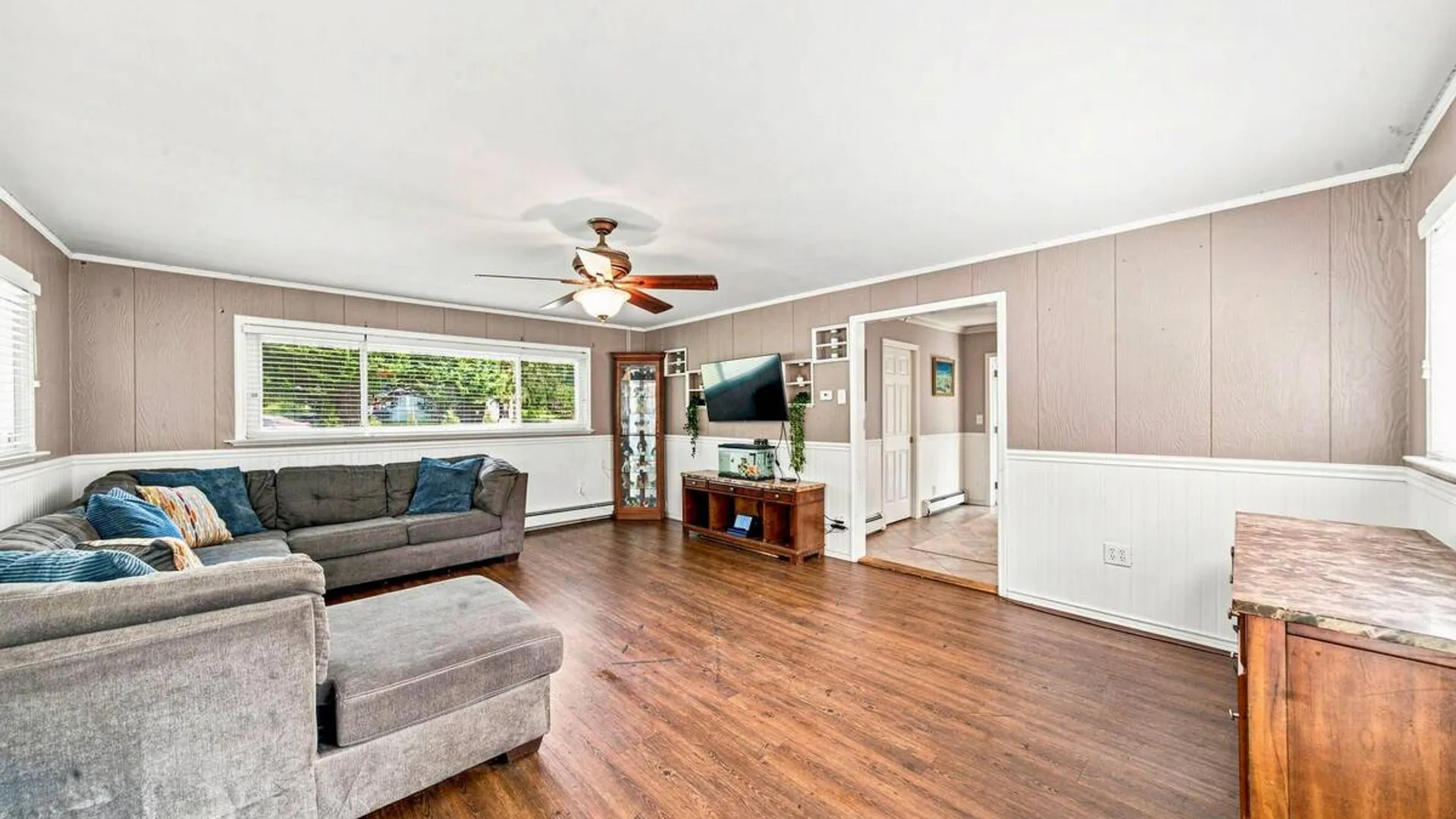 Property at 19 Ridgeley Road, Smithtown, NY 11787 26
