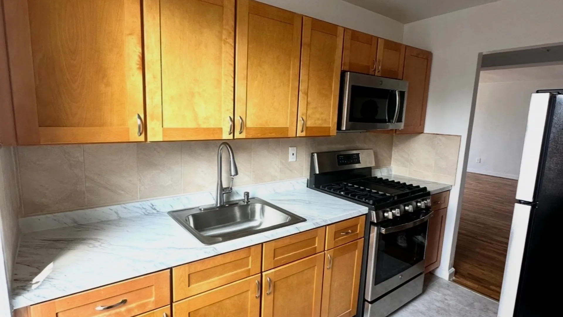 Property at 210 Atlantic Ave, Lynbrook, NY 11563 7
