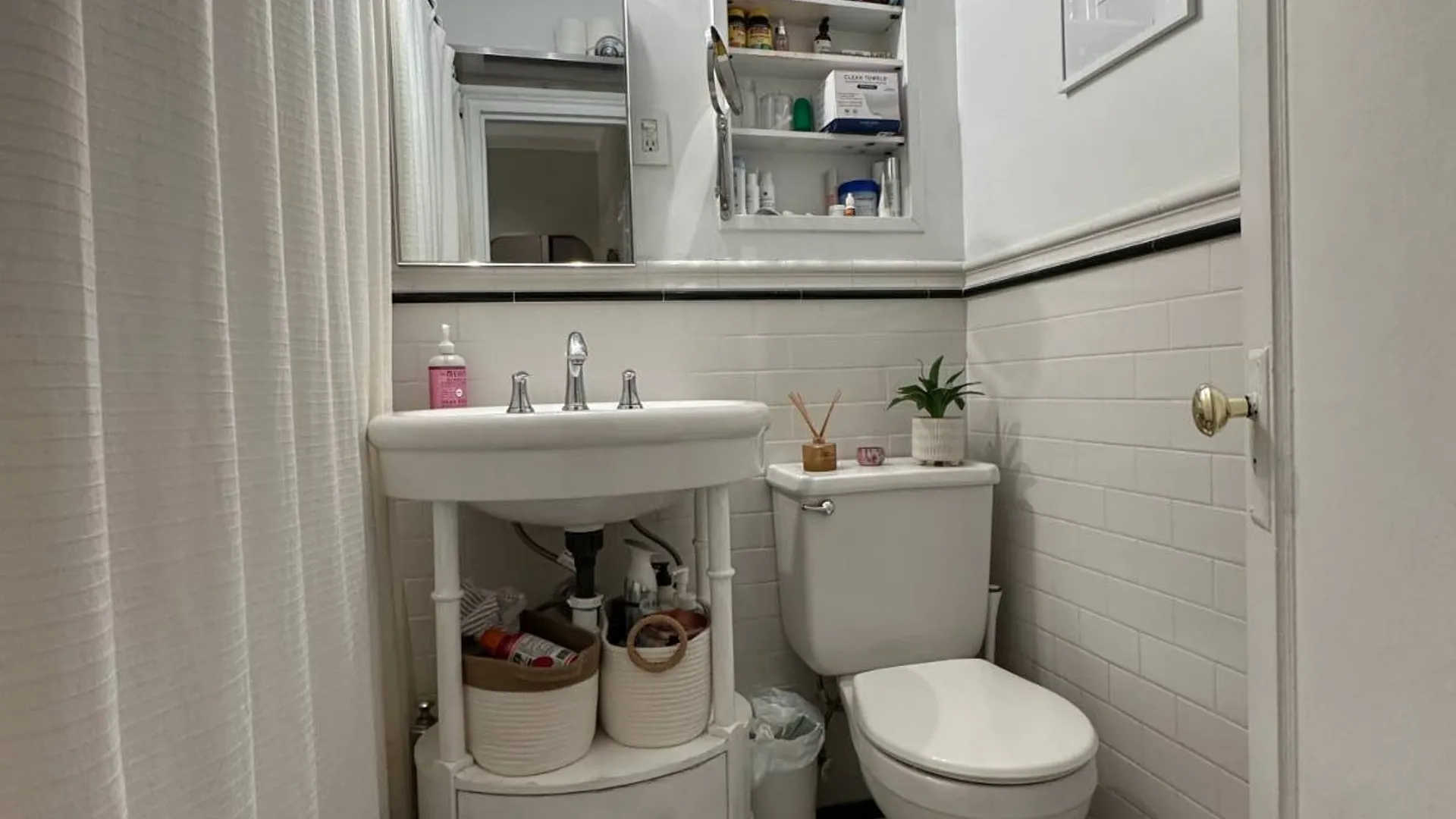 Property at 157 E 2nd Street, New York, NY 10009 4