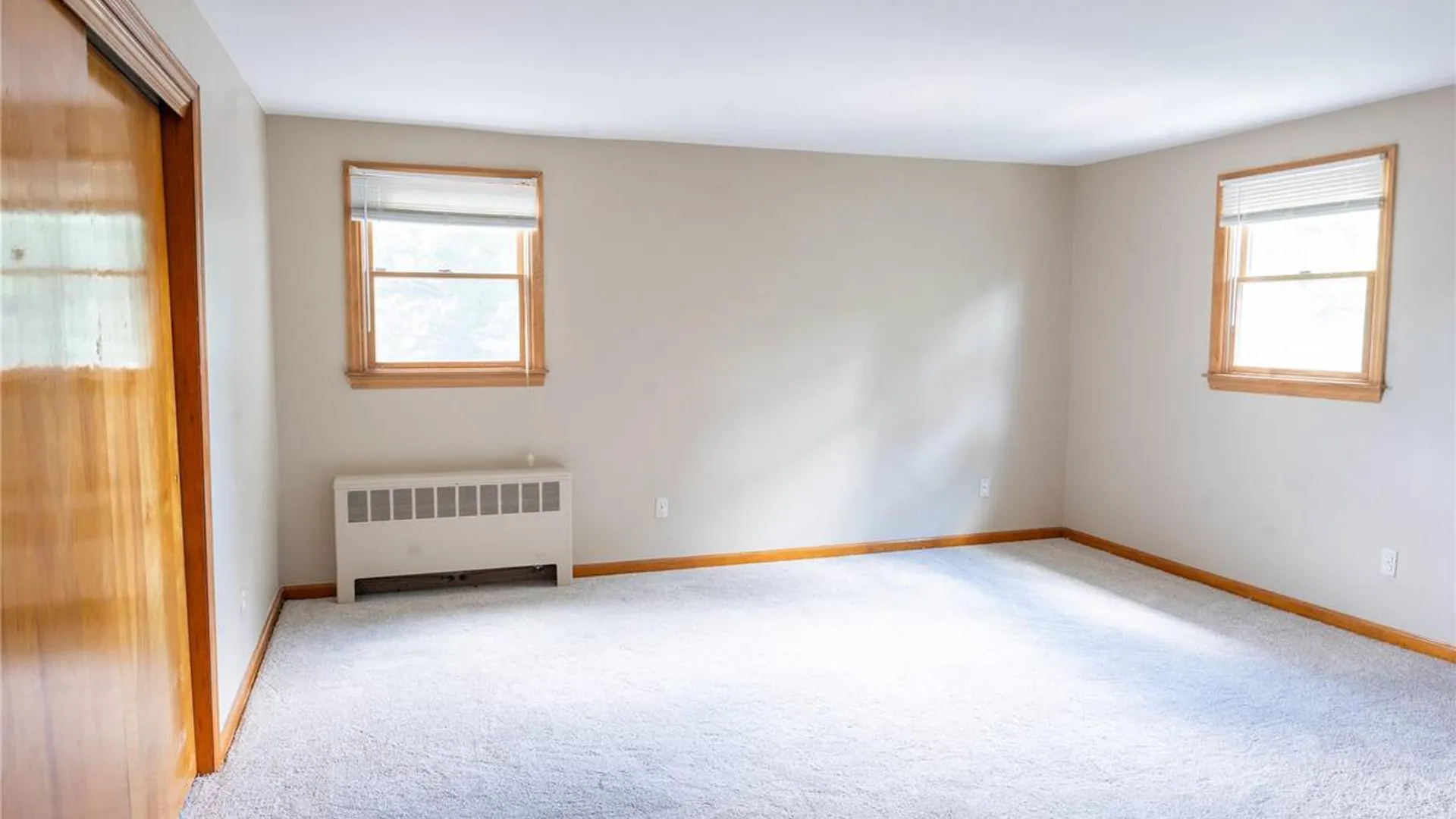 Property at 127 Suffolk Avenue, West Babylon, NY 11704 17