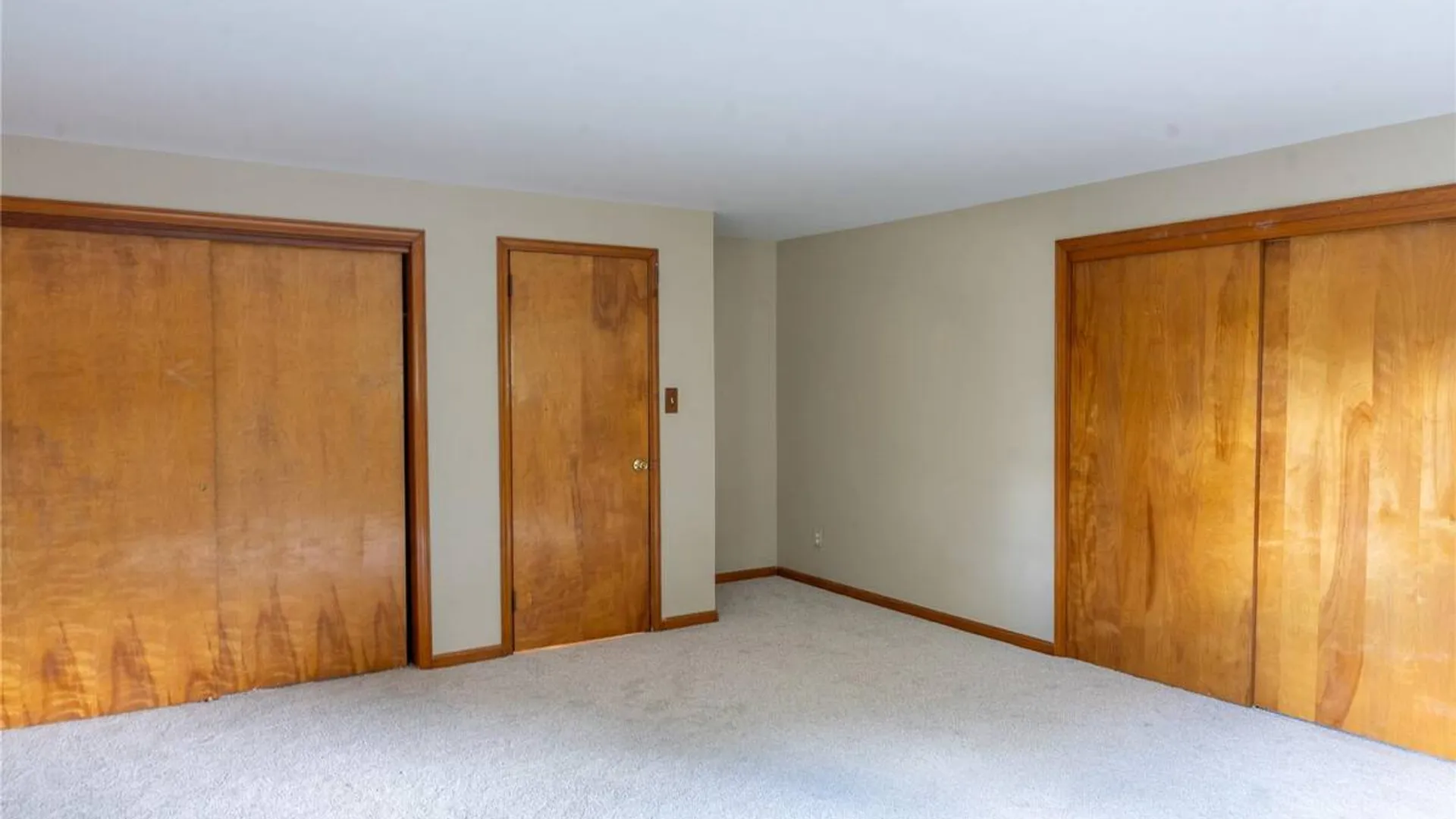 Property at 127 Suffolk Avenue, West Babylon, NY 11704 18
