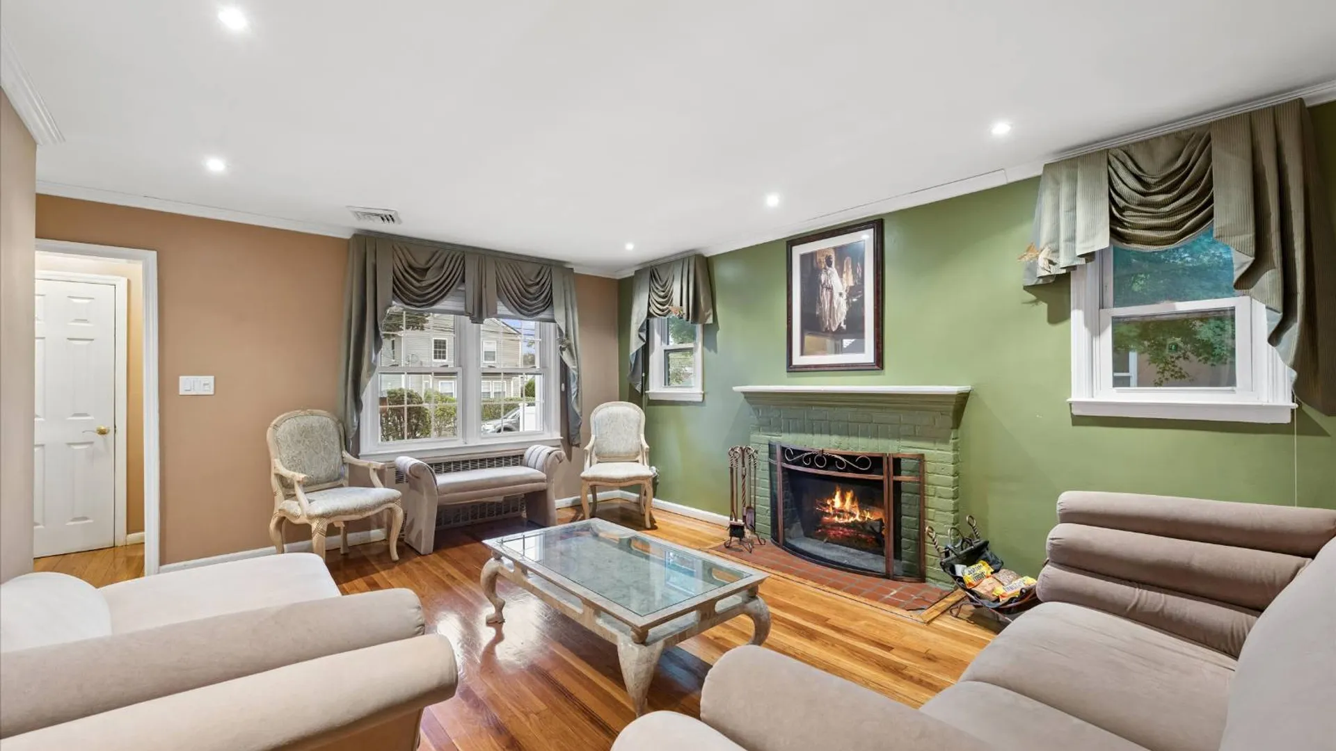 Property at 38 Tennessee Ave, Hempstead, NY 11550 3