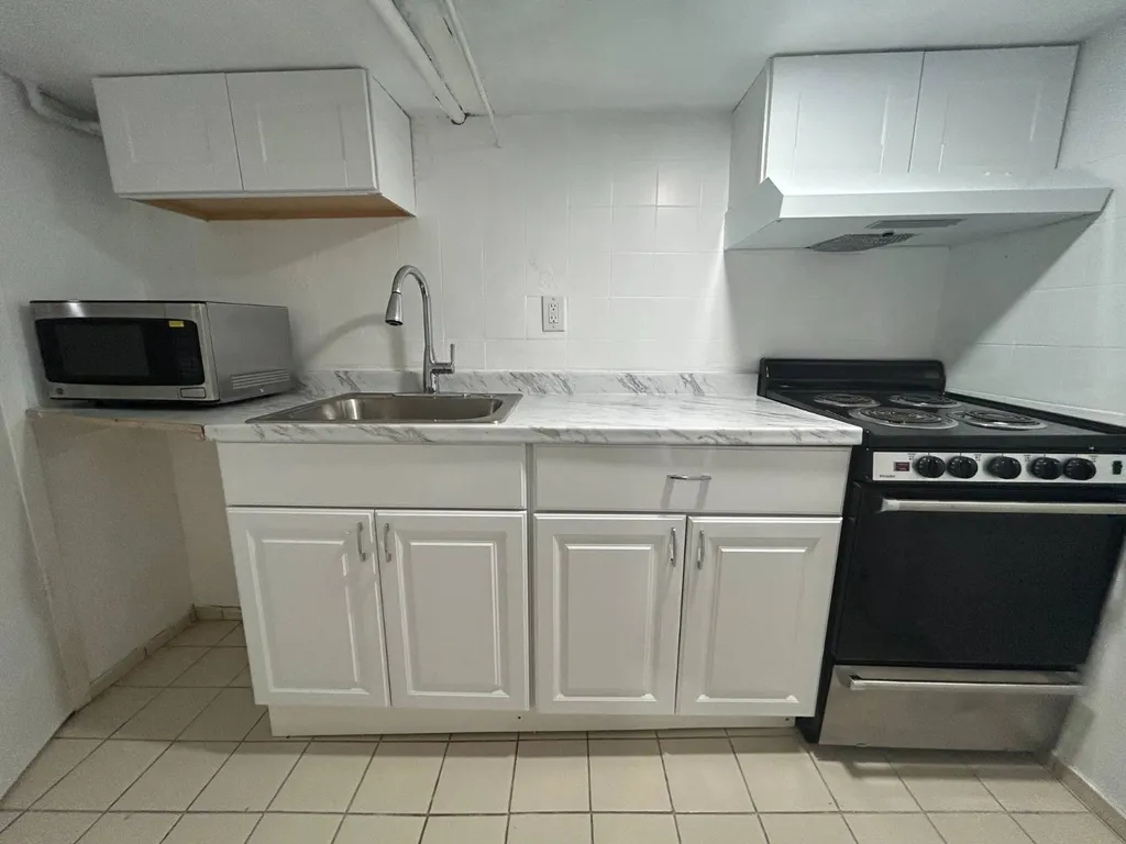 Property at 1819 Palisade Pl, Bronx, NY 10453