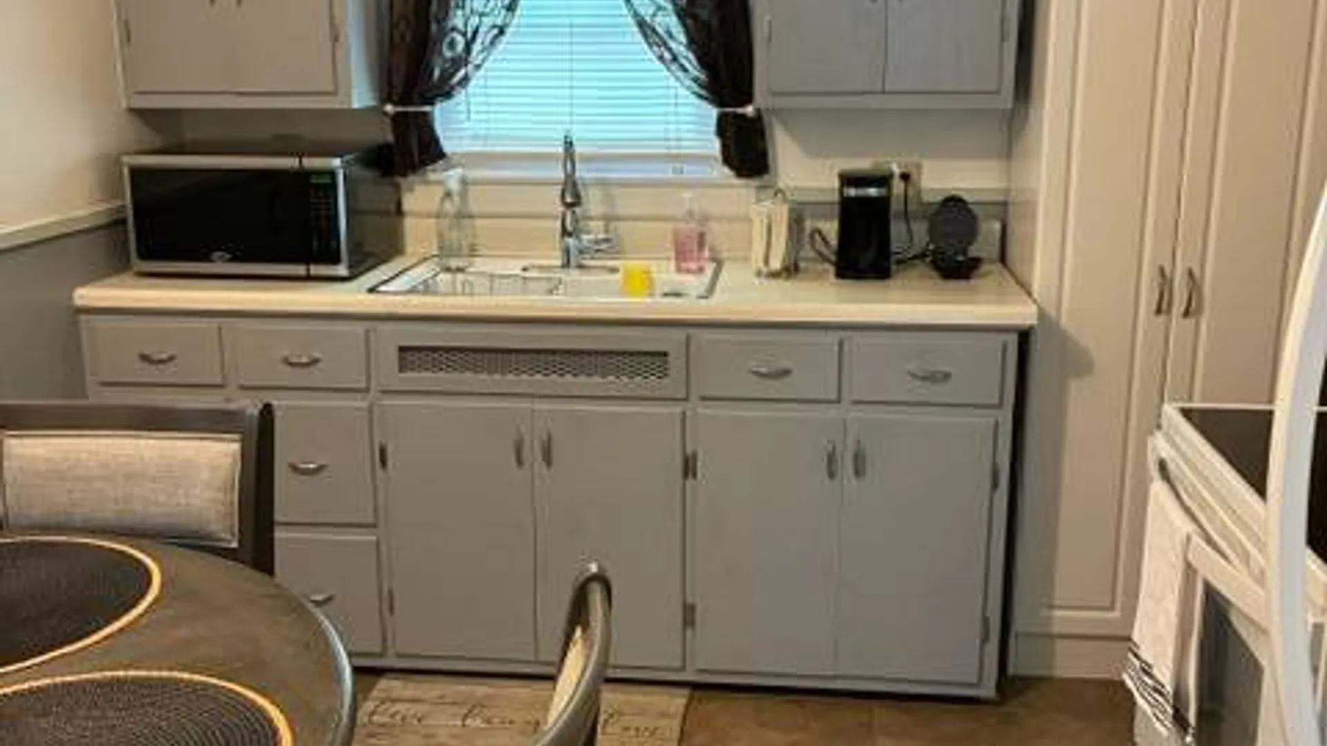 Property at 35 Fairmount Avenue, Amsterdam, NY 12010 10