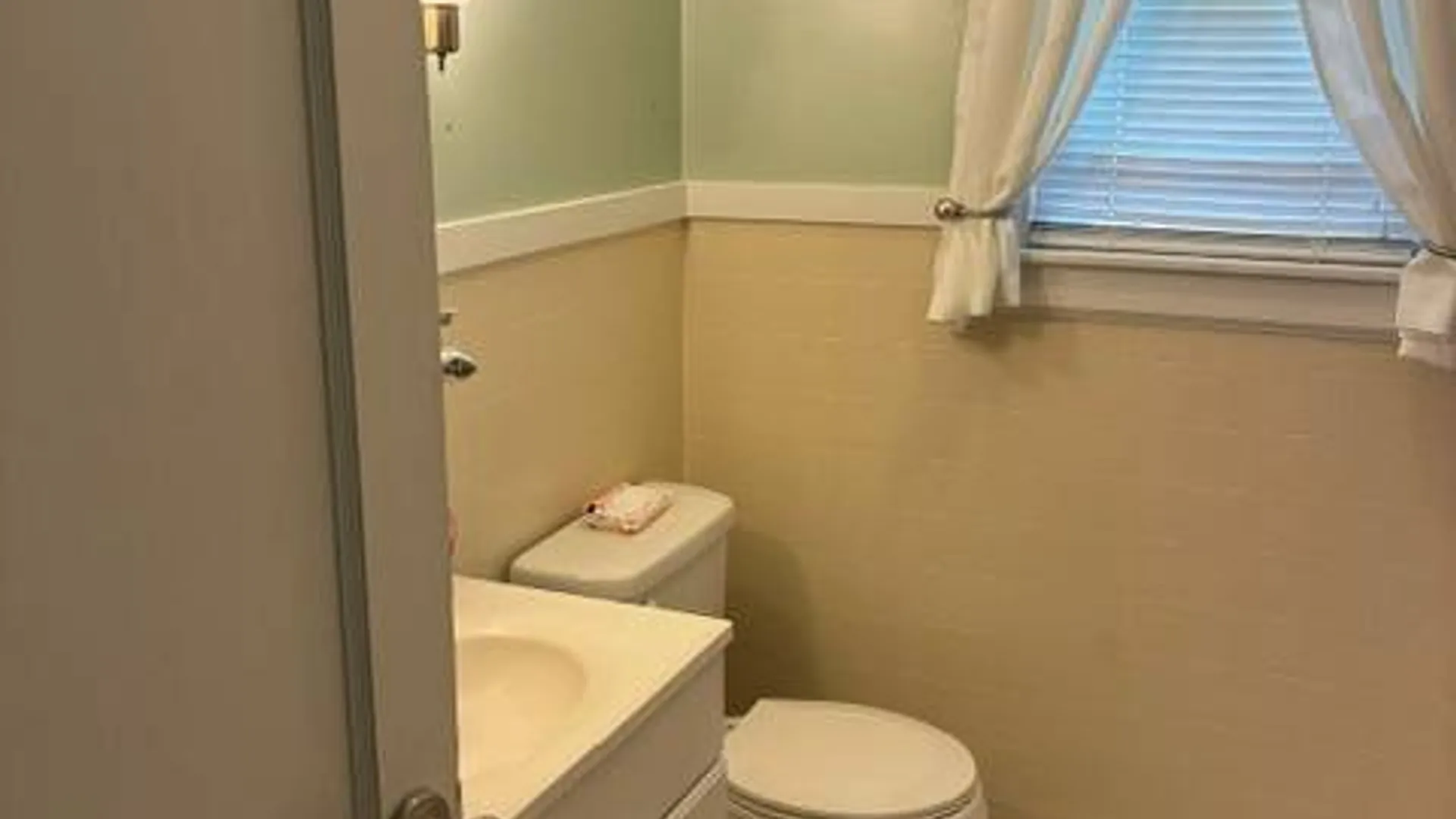 Property at 35 Fairmount Avenue, Amsterdam, NY 12010 16
