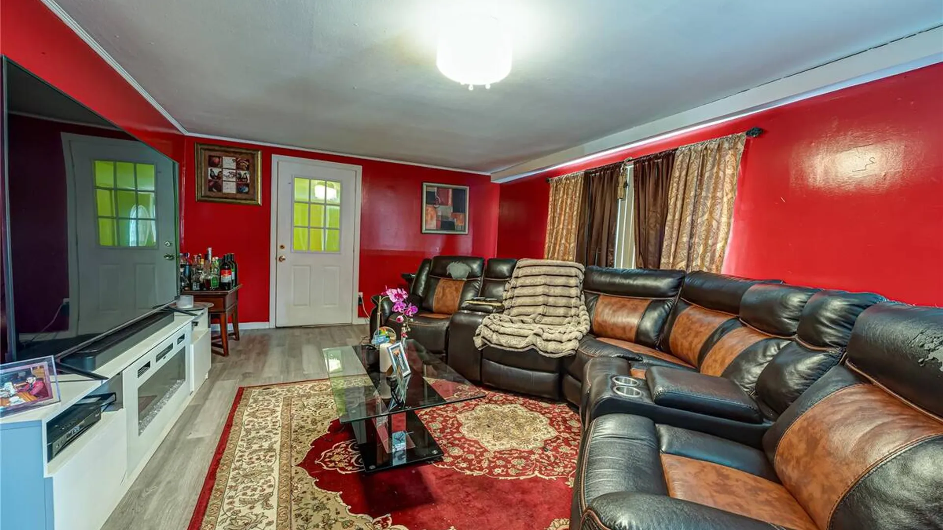 Property at 19 South Lane, Huntington, NY 11743 4