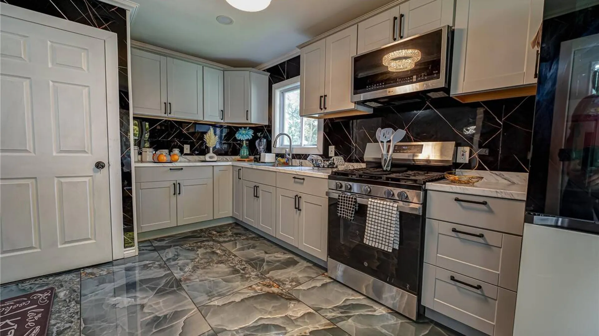 Property at 19 South Lane, Huntington, NY 11743 8