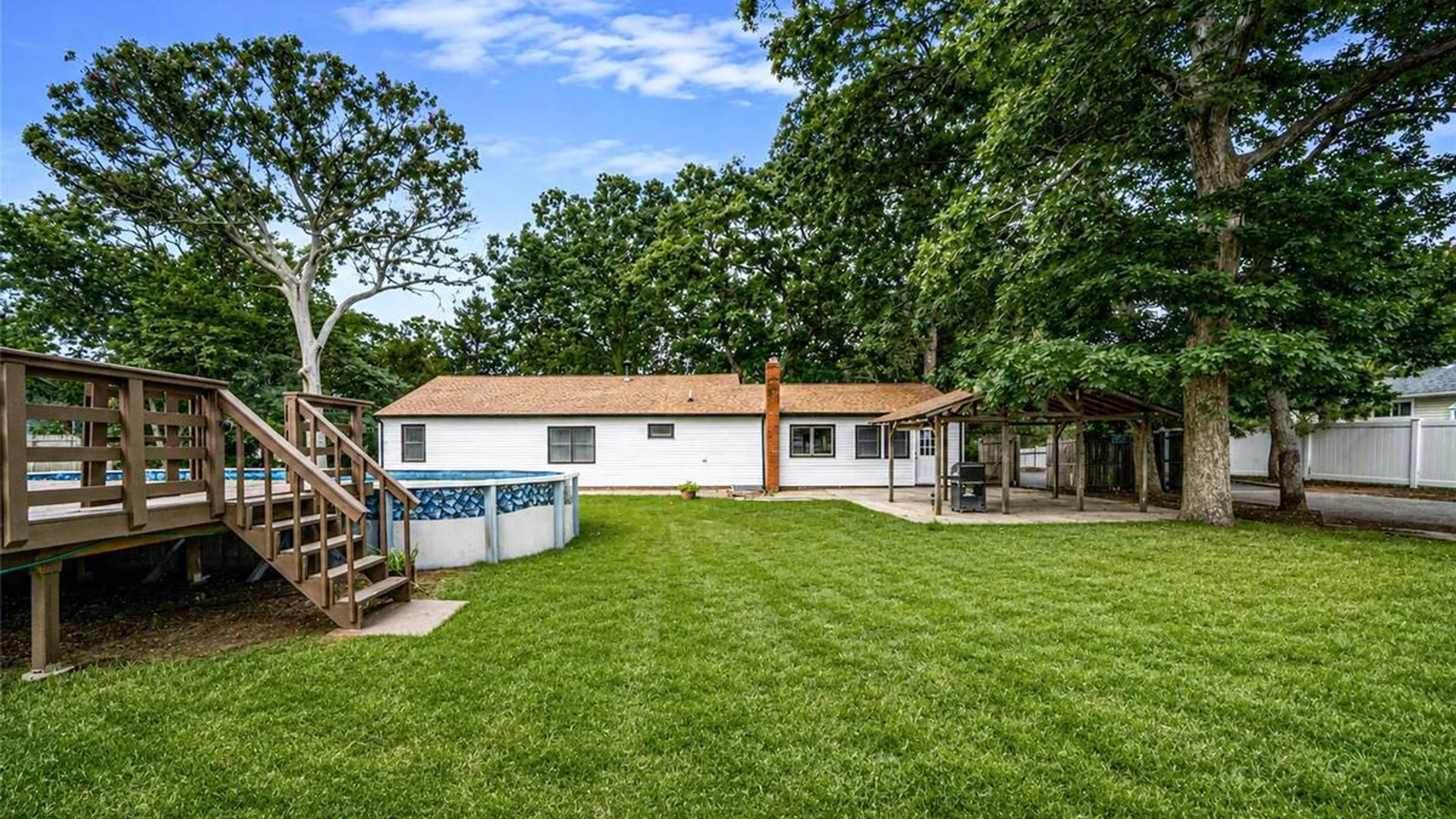 Property at 68 Oakdale Avenue, Selden, NY 11784 19