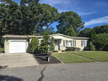 Property at 1407-127 Middle Rd, Calverton, NY 11933