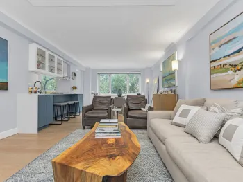 Property at 923 Fifth Avenue, New York, NY 10021