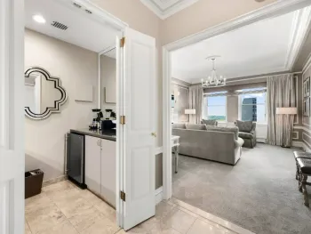 Property at 781 5th Avenue, New York, NY 10022