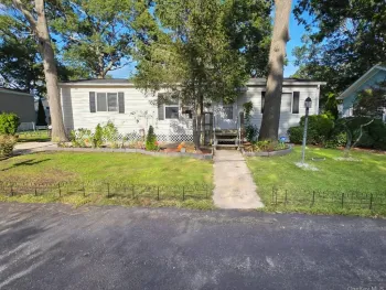 Property at 37-28 Hubbard Avenue, Riverhead, NY 11901