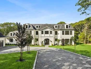 Property at 3360 Wunneweta Rd, Cutchogue, NY 11935