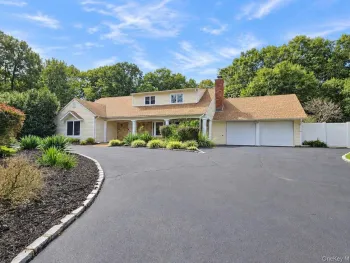 Property at 14 Seabrook Lane, Stony Brook, NY 11790