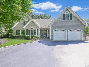 Property at 828 Pondview Road, Riverhead, NY 11901