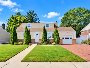 Property at 545 KINGS AVE, Massapequa, NY 11758