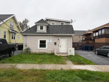 Property at 116 Greenland Dr, Syracuse, NY 13208