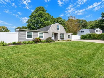 Property at 27 Lehigh Lane, Farmingville, NY 11738