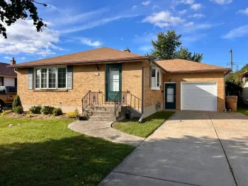 Property at 206 Lydia Ln, Cheektowaga, NY 14225