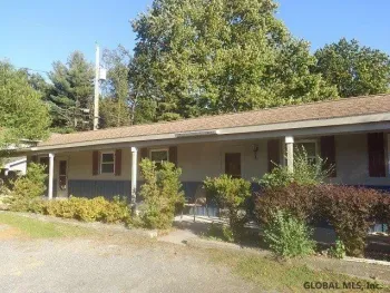 Property at 18 Gay Lane, Guilderland, NY 12084