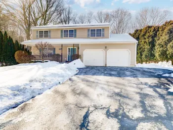 Property at 6991 Suzanne Lane, Guilderland, NY 12303