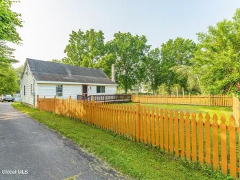 Property at 100 Welsh Lane, Guilderland, NY 12084