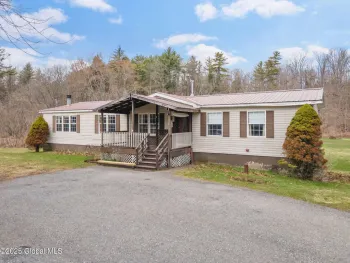 Property at 1067 State Highway 334, Fonda, NY 12068