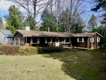 Property at 11 Lakeside Drive, Edinburg, NY 12134
